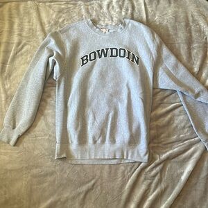Bowdoin College gray sweatshirt